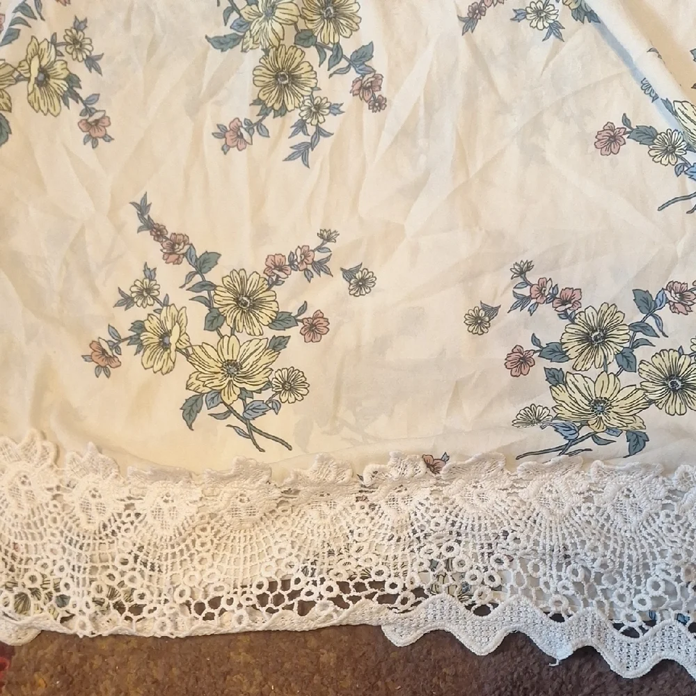 Miss Lili Cream Floral Blouse with Knitted Trim - Picture 5 of 5